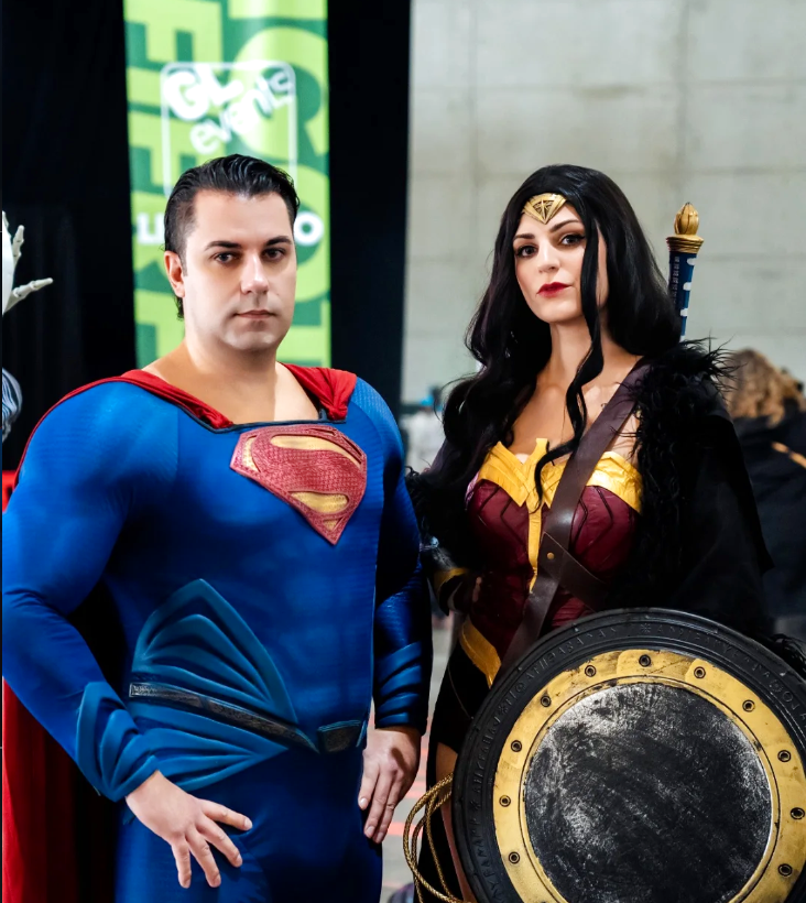Alessandra Palaia e Fabrizio Giordano nei panni di Wonder Woman e Superman