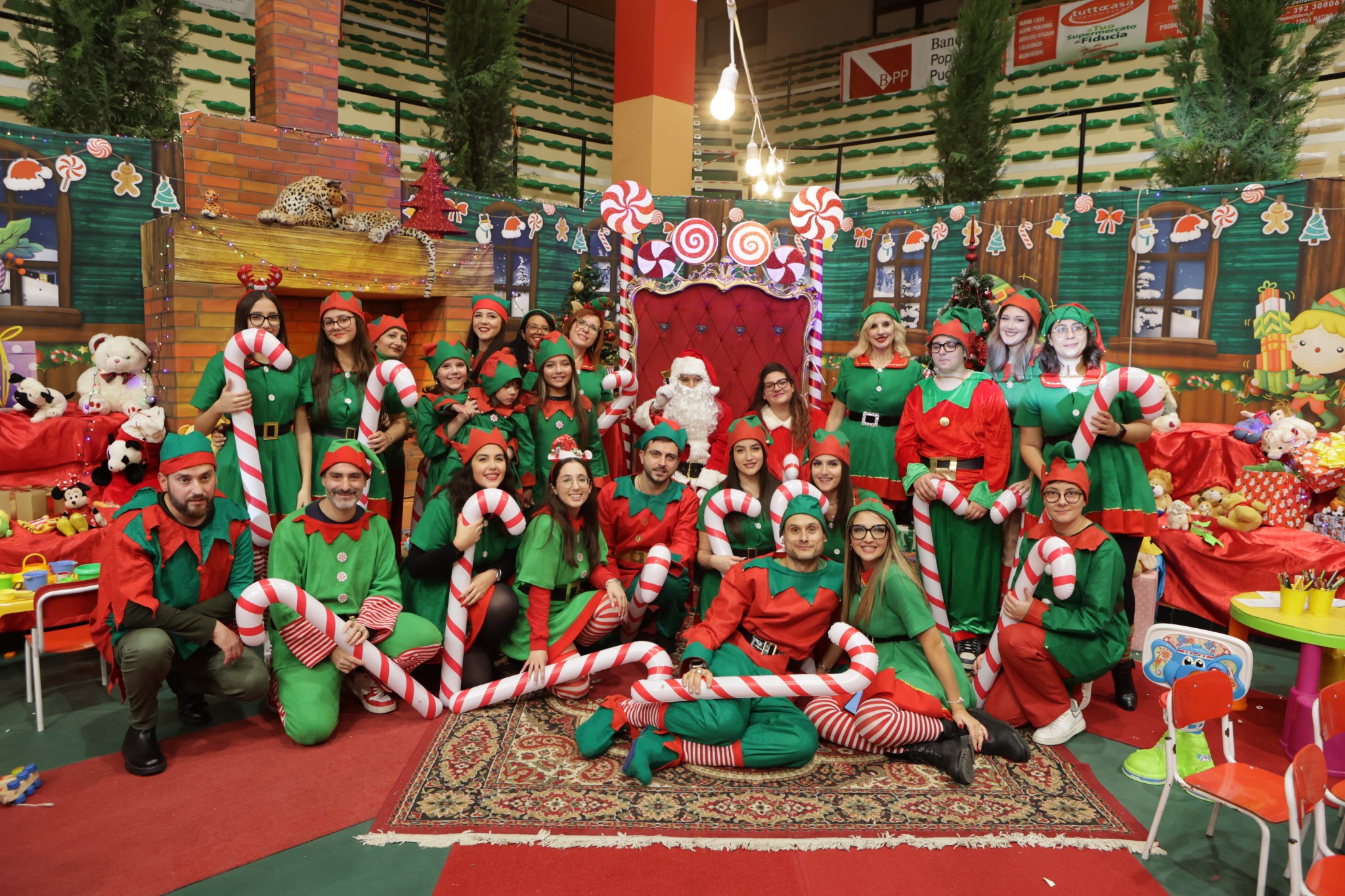 Il grande gruppo degli elfi di Bimbi in Festa durante una delle precedenti edizioni