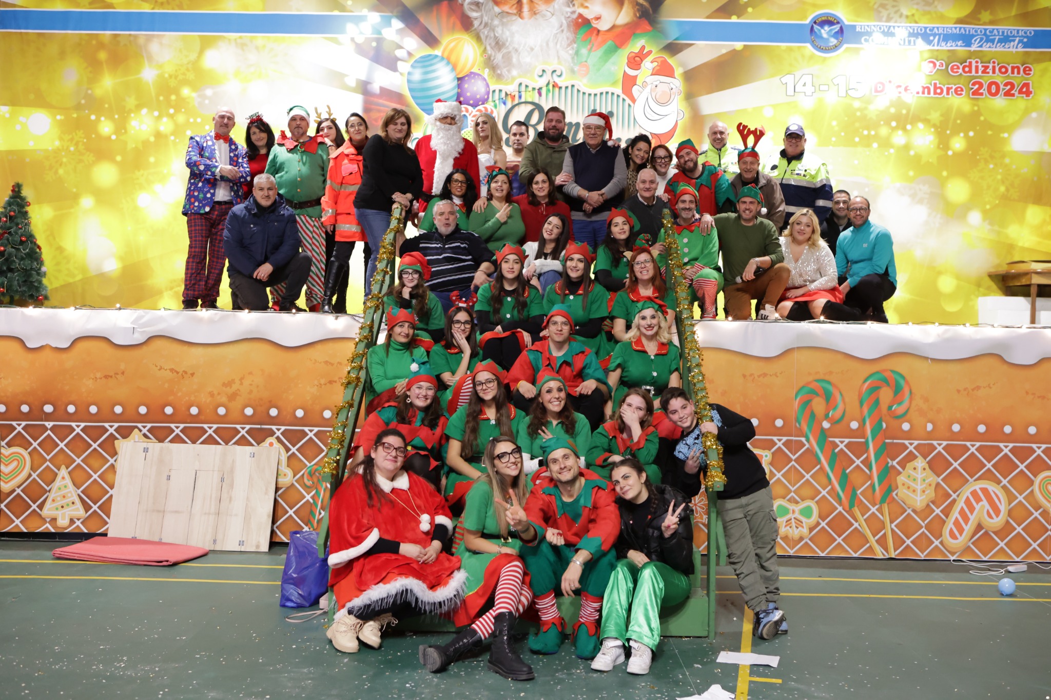 Gruppo di Bimbi in Festa sul palco